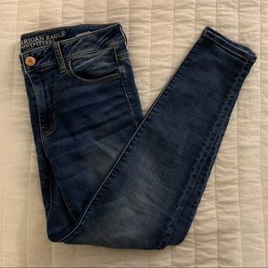 AEO medium wash jegging skinny jeans
